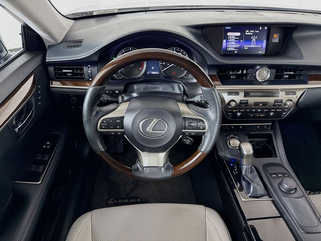 Thumbnail: 2017 Lexus ES - 22