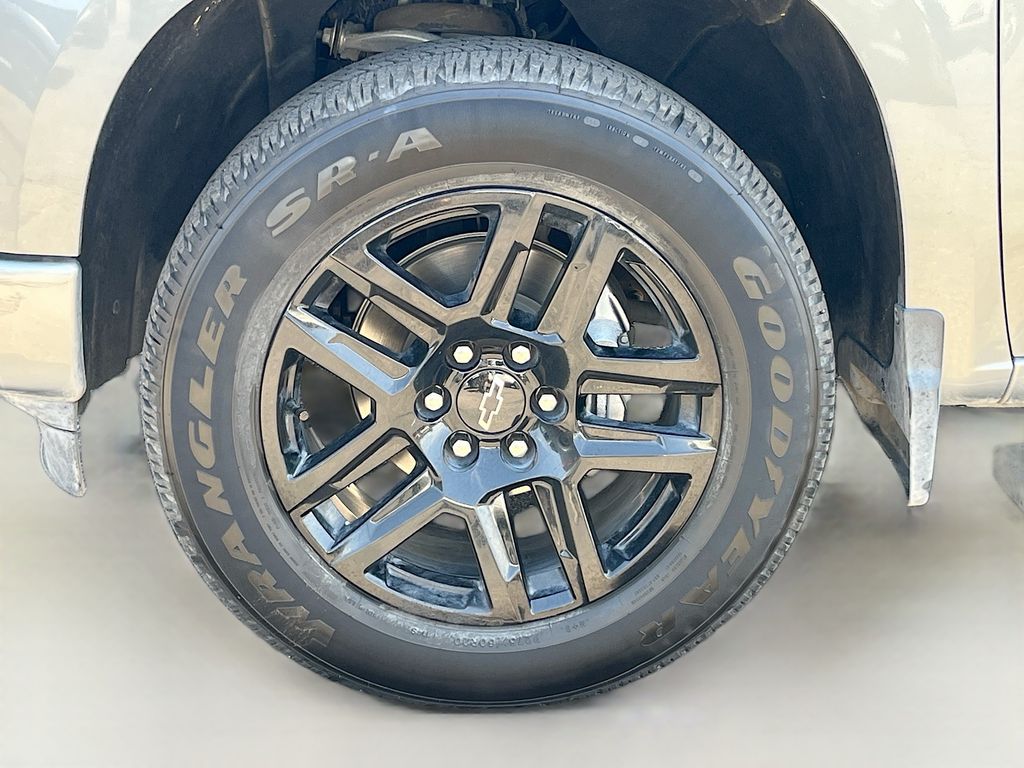 Used 2023 Gray Chevrolet Custom image 29