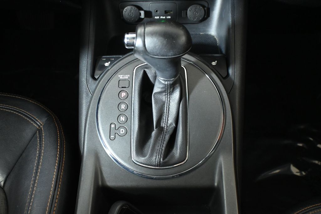 Thumbnail: 2011 Kia Sportage - 23