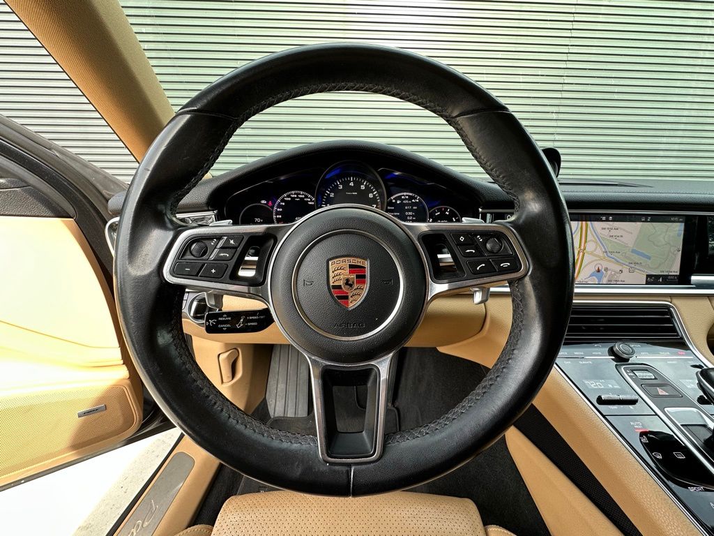 Thumbnail: 2018 Porsche Panamera - 15