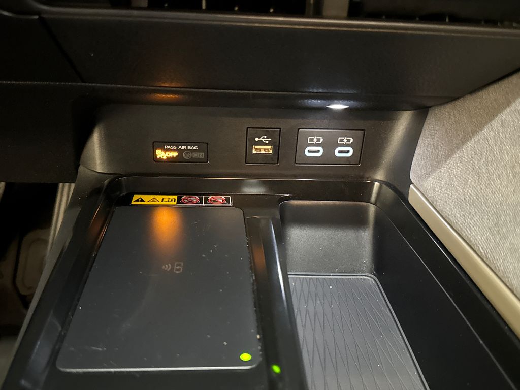 Certified Used 2025  Toyota LE image 28