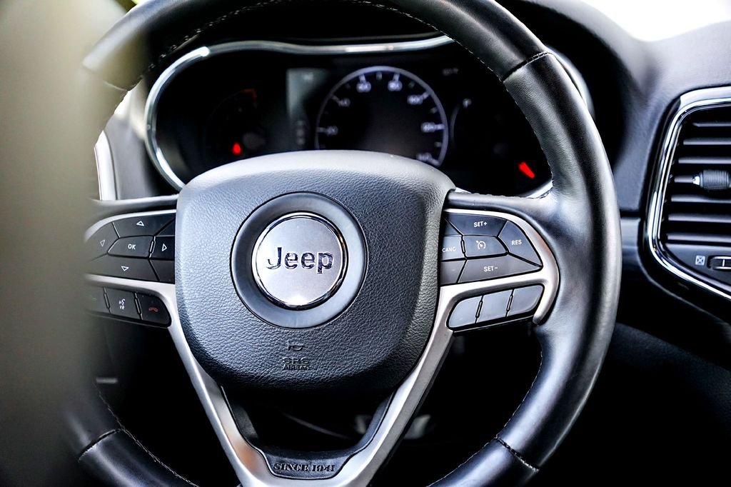 Used Car 2022 Jeep Grand Cherokee Wk  Laredo X For Sale Under $30,000 In Taylor, Texas