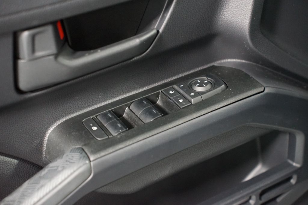 Thumbnail: 2025 Toyota 4Runner - 32