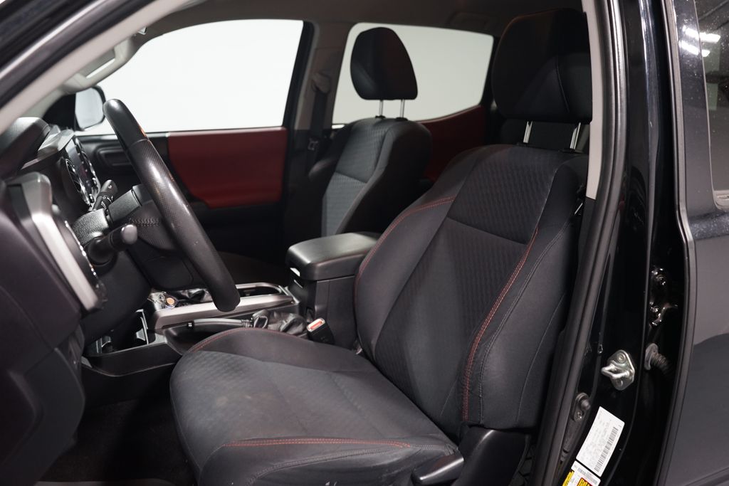 Thumbnail: 2020 Toyota Tacoma - 6