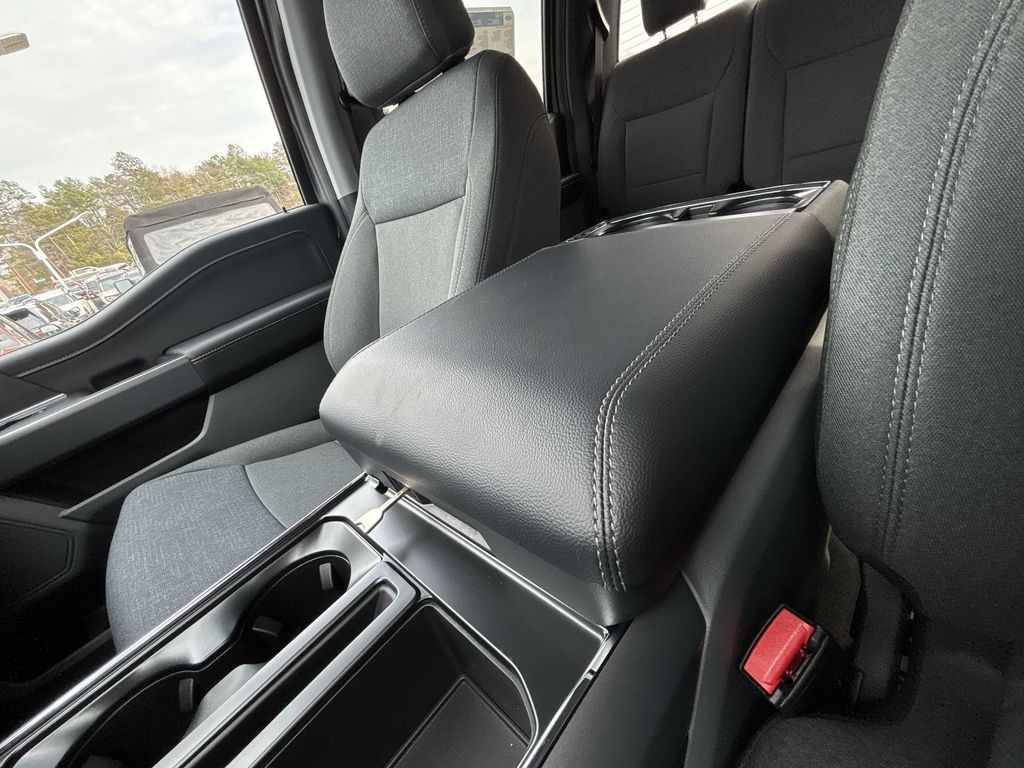 New 2026 Carbonized Gray Metallic Ford XLT image 23
