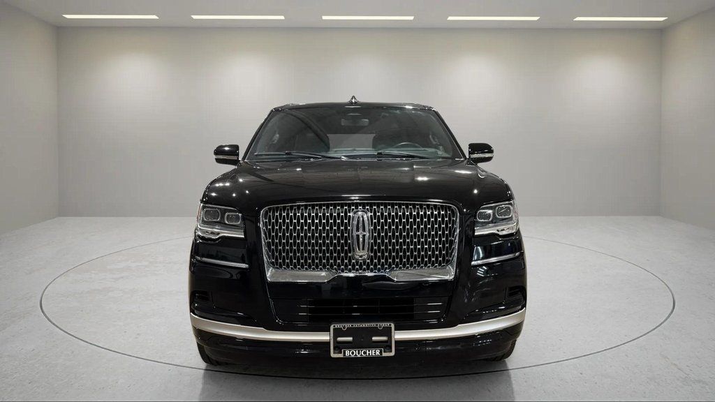 Certified Used 2023 Infinite Black Metallic Clearcoat Lincoln Reserve image 18