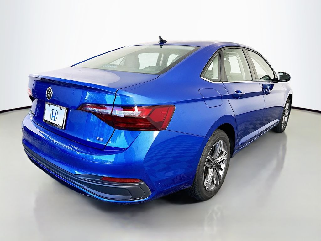 Thumbnail: 2023 Volkswagen Jetta - 5