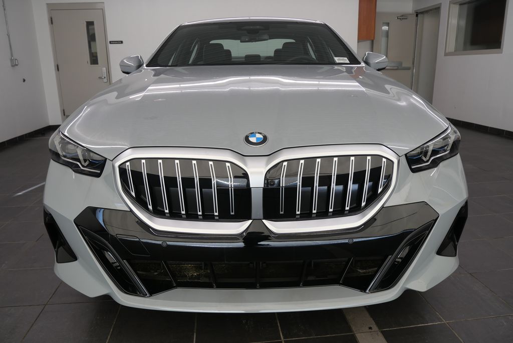 2024 BMW 5 Series 530i 8