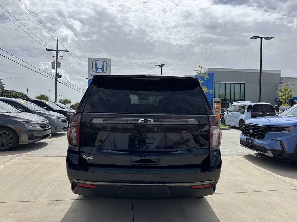 Used 2022 Blue Chevrolet Z71 image 6