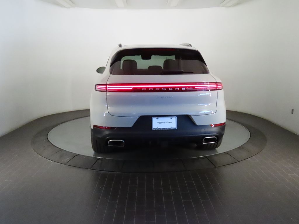 Thumbnail: 2026 Porsche Cayenne - 6