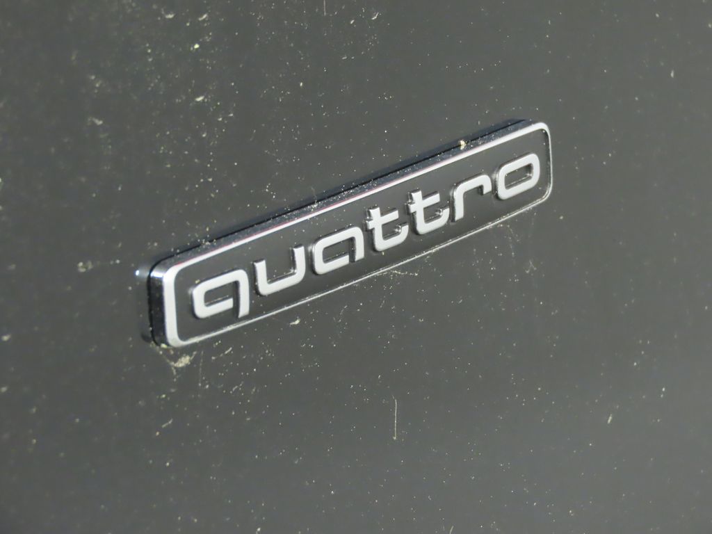 Thumbnail: 2025 Audi Q5 - 10