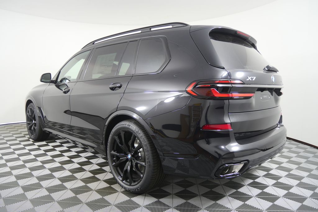 Thumbnail: 2027 BMW X7 - 7