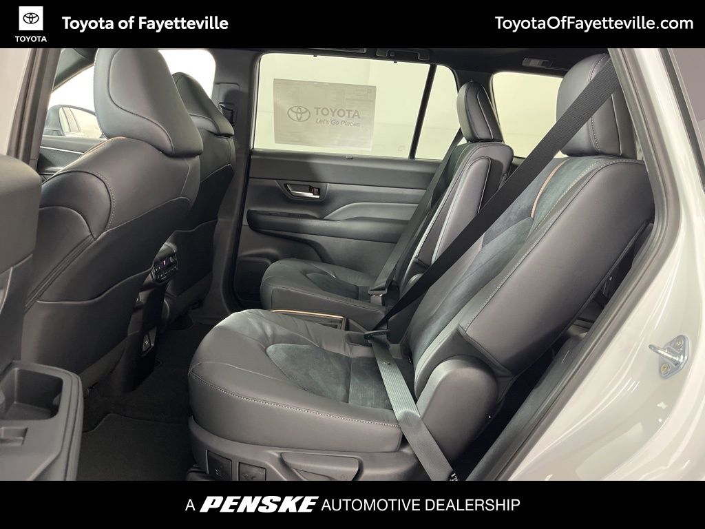 2025 Toyota Grand Highlander Platinum 27