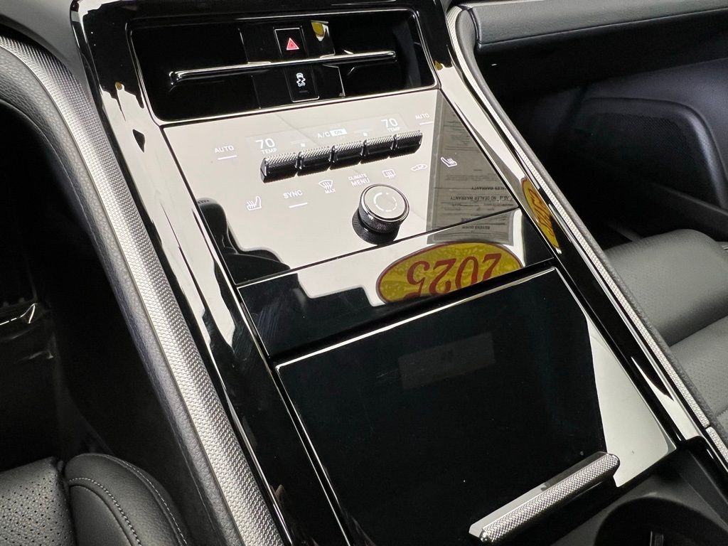 Thumbnail: 2025 Porsche Panamera - 11