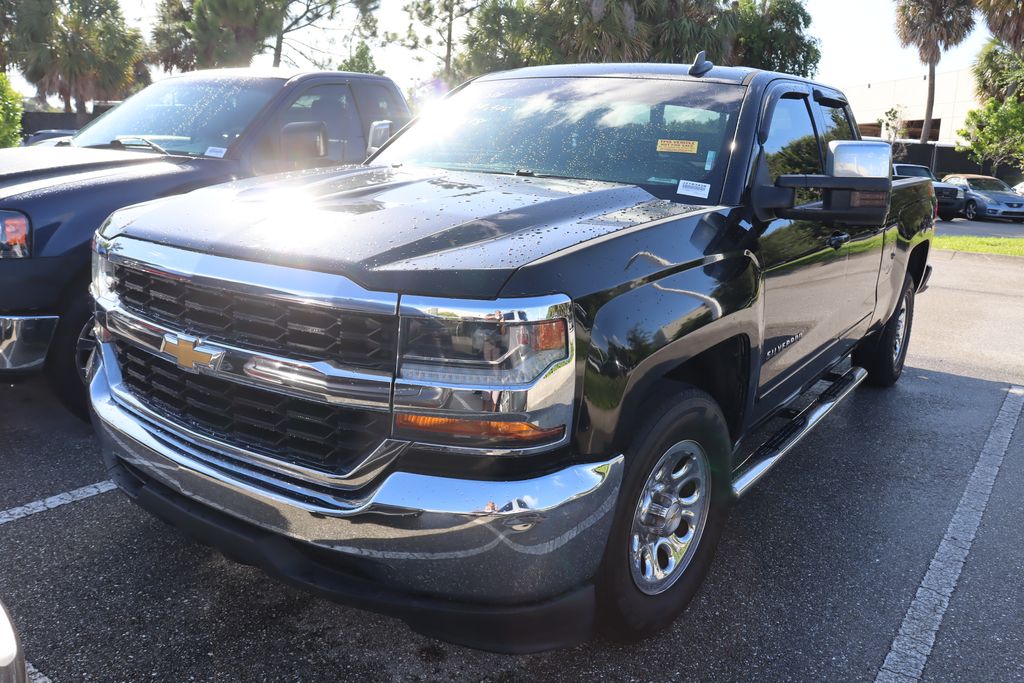 2018 Chevrolet Silverado 1500 LT 2