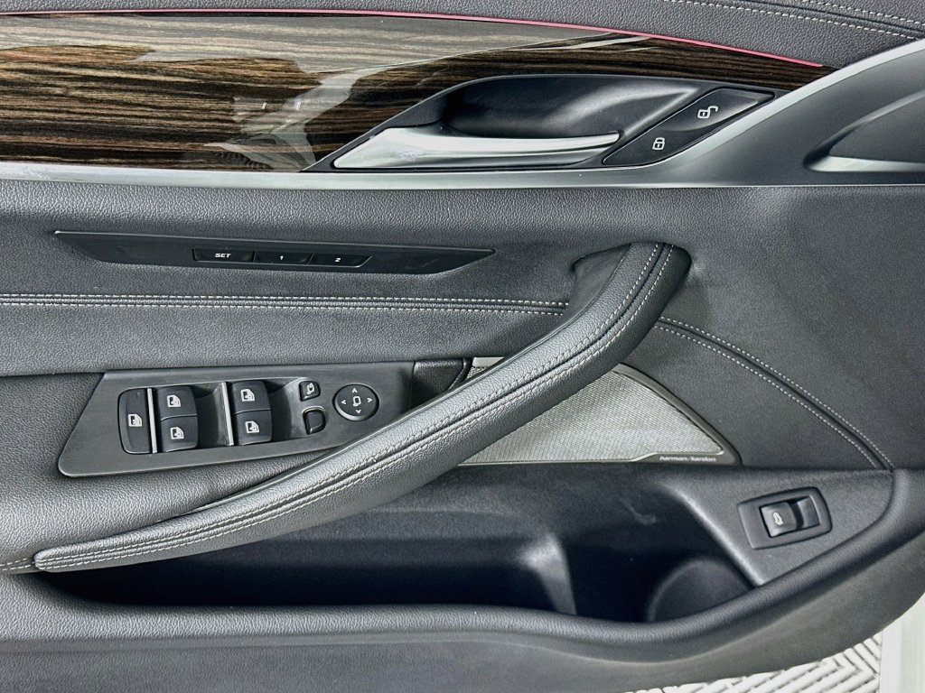 Thumbnail: 2023 BMW 5 Series - 18