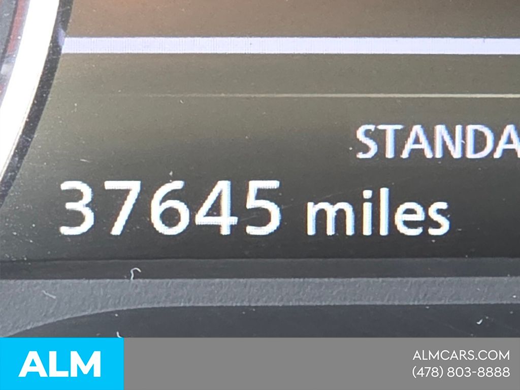 Used 2025 Gray Nissan SV image 27