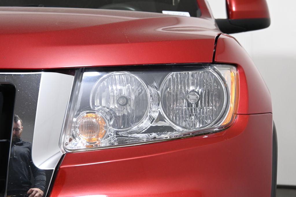 Thumbnail: 2011 Jeep Grand Cherokee - 10