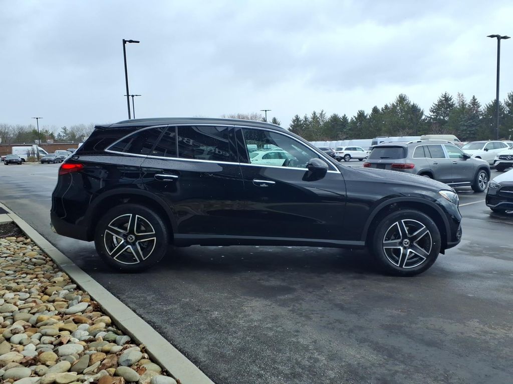 New 2026 Black Mercedes-Benz GLC 300 image 7
