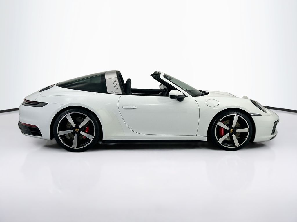 Thumbnail: 2022 Porsche 911 - 8