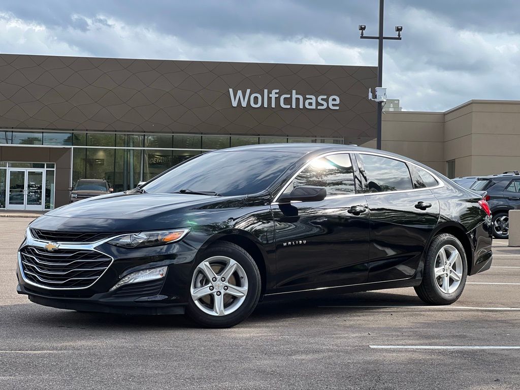 Mosaic Black Metallic 2024 Chevrolet Malibu LT with 1LT FWD Sedan Front-Wheel Drive Continuously Variable Transmission