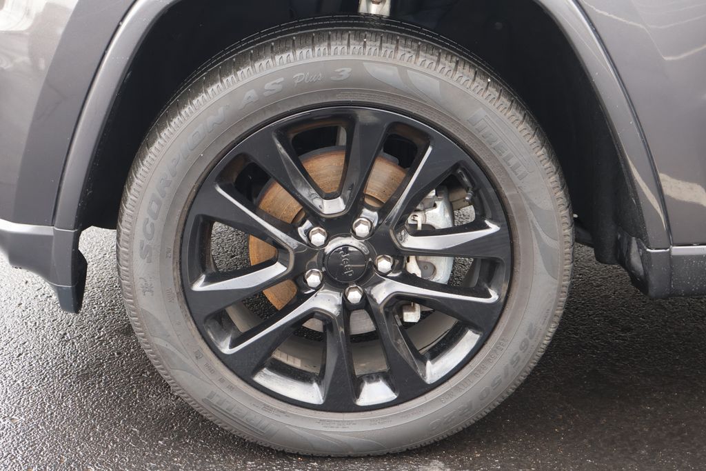 Thumbnail: 2019 Jeep Grand Cherokee - 11