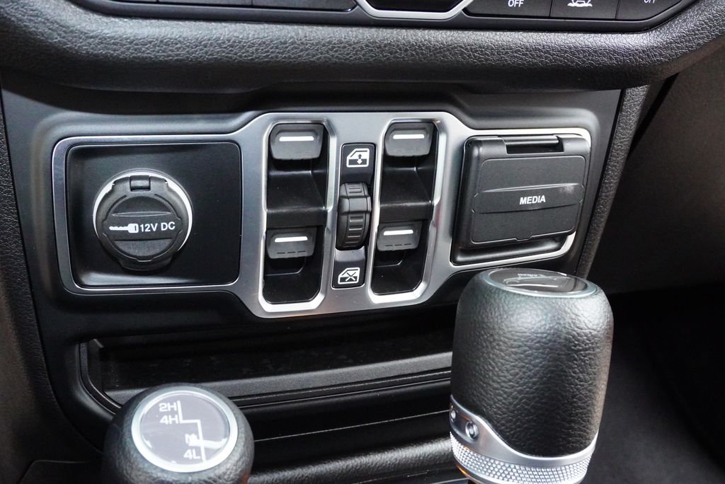 Used Car 2025 Jeep Gladiator  Sport S For Sale Under $40,000 In Weatherford, Texas