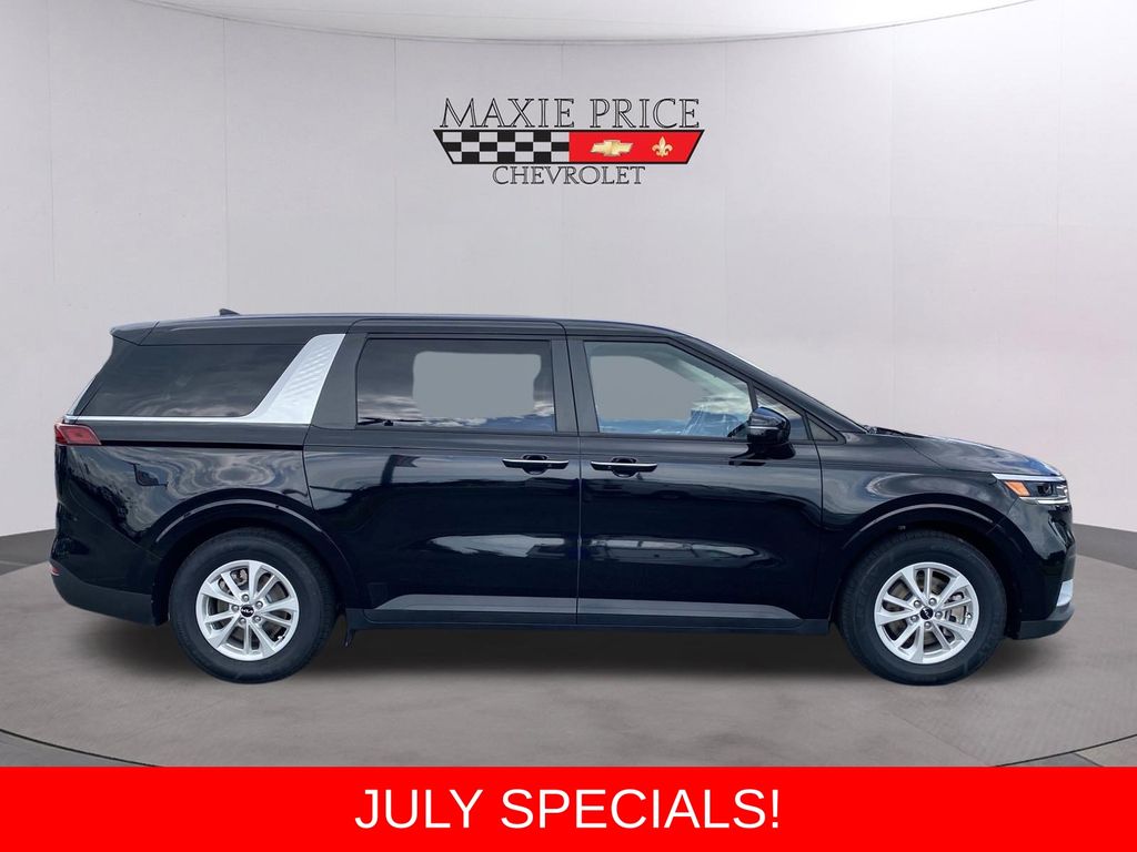 Used 2023 Kia Carnival Van