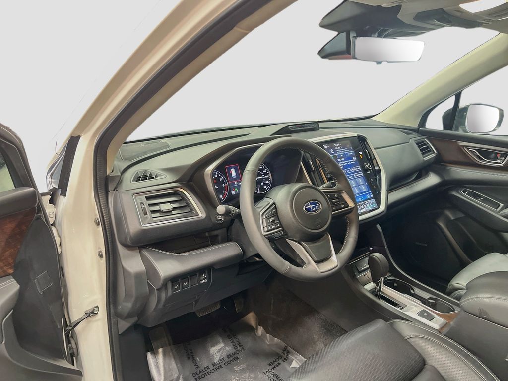 Used 2025 Crystal White Pearl Subaru Touring image 9