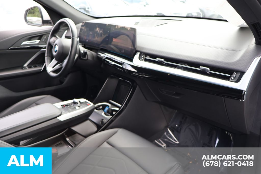 Used 2025 White BMW xDrive28i image 30