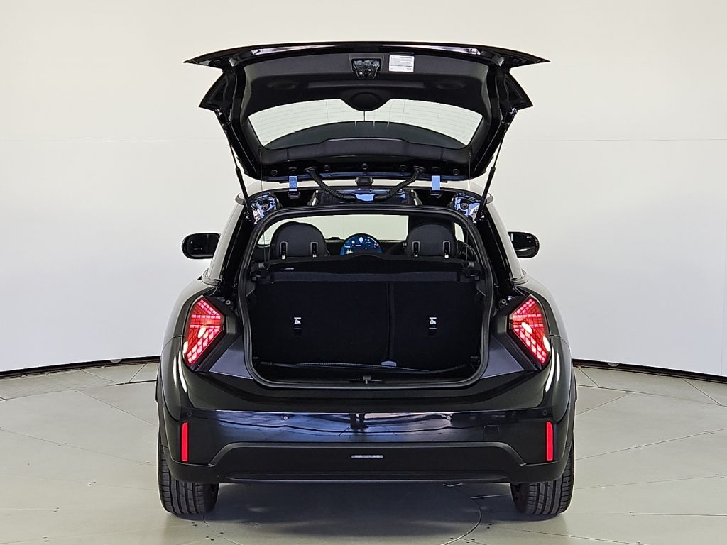 Thumbnail: 2026 MINI Cooper - 10