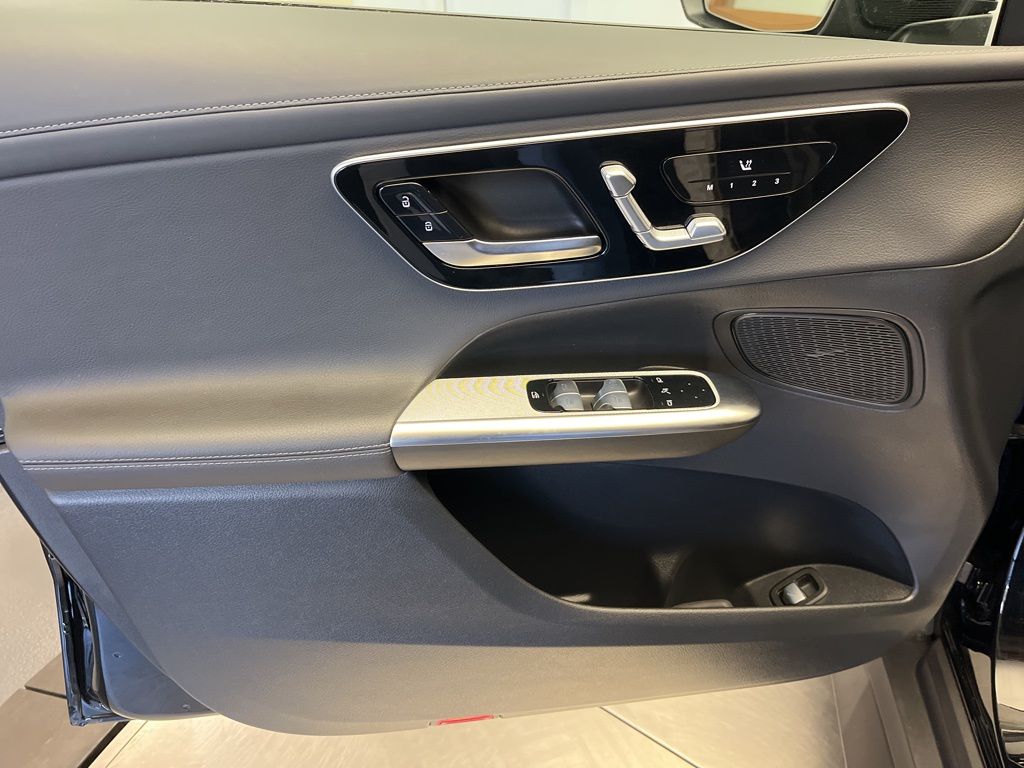 Thumbnail: 2025 Mercedes-Benz GLC - 11