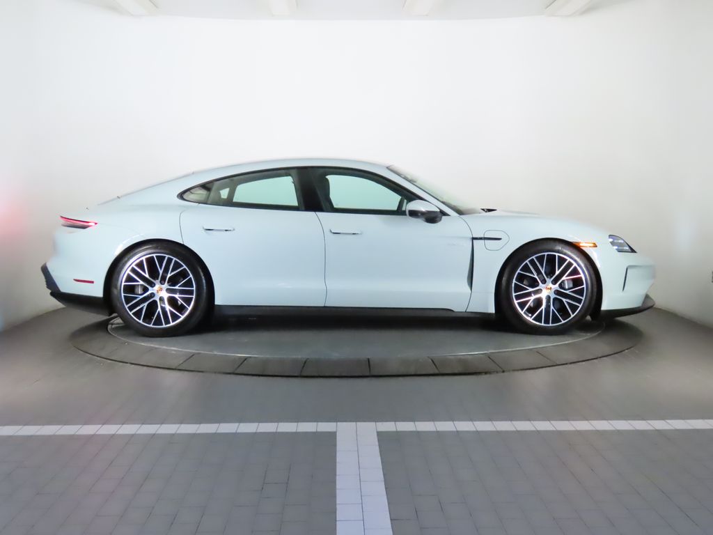 Thumbnail: 2025 Porsche Taycan - 8