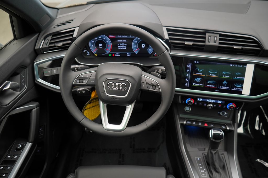 2024 Audi Q3  12