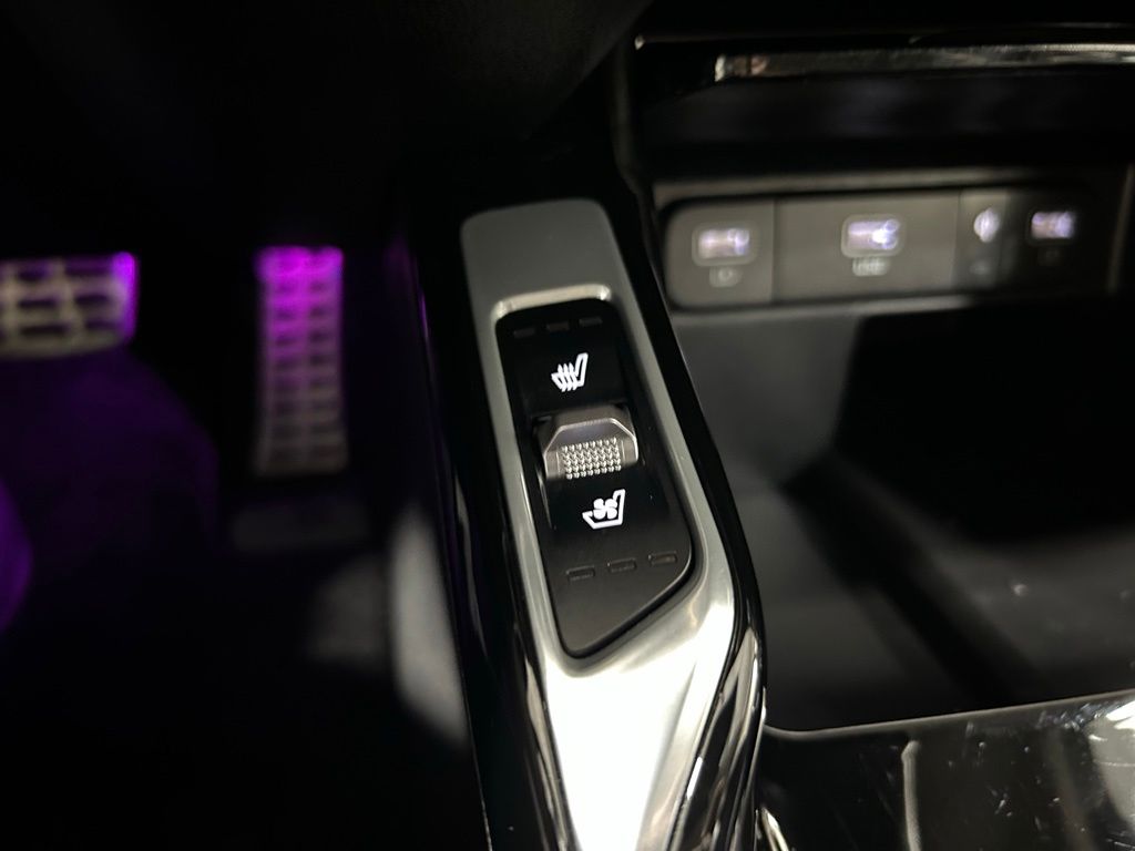 used 2023 Kia Sorento car, priced at $33,953