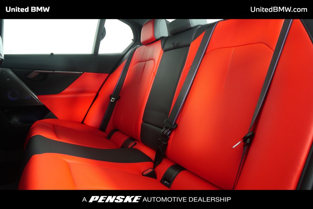 Thumbnail: 2026 BMW M5 - 18