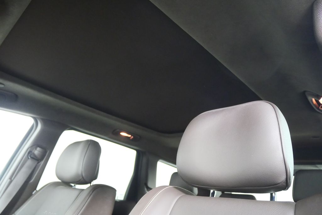 Thumbnail: 2015 Jeep Grand Cherokee - 12