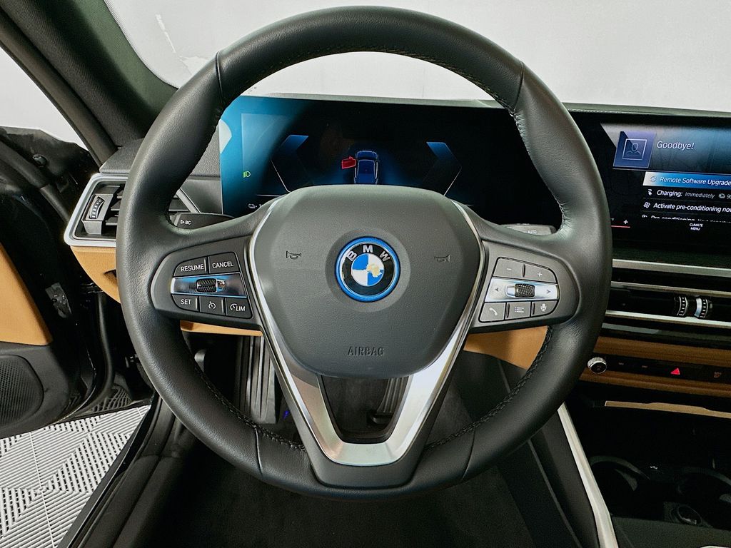 Thumbnail: 2023 BMW i4 - 11