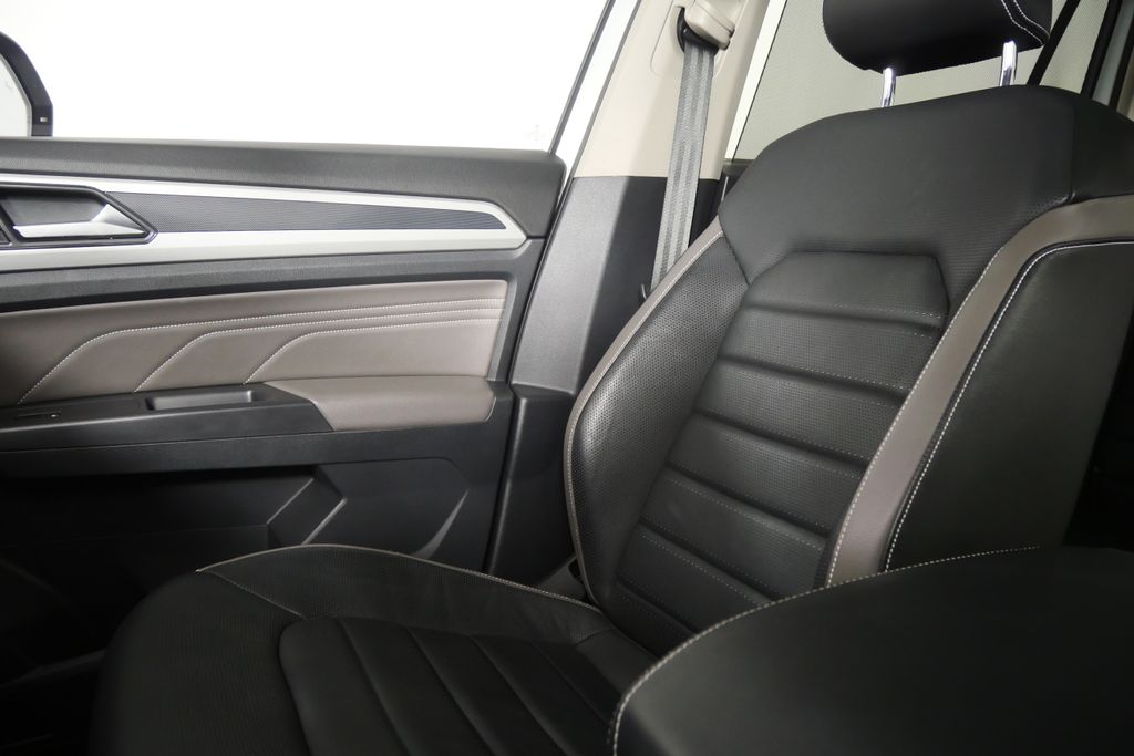 Thumbnail: 2021 Volkswagen Atlas - 31
