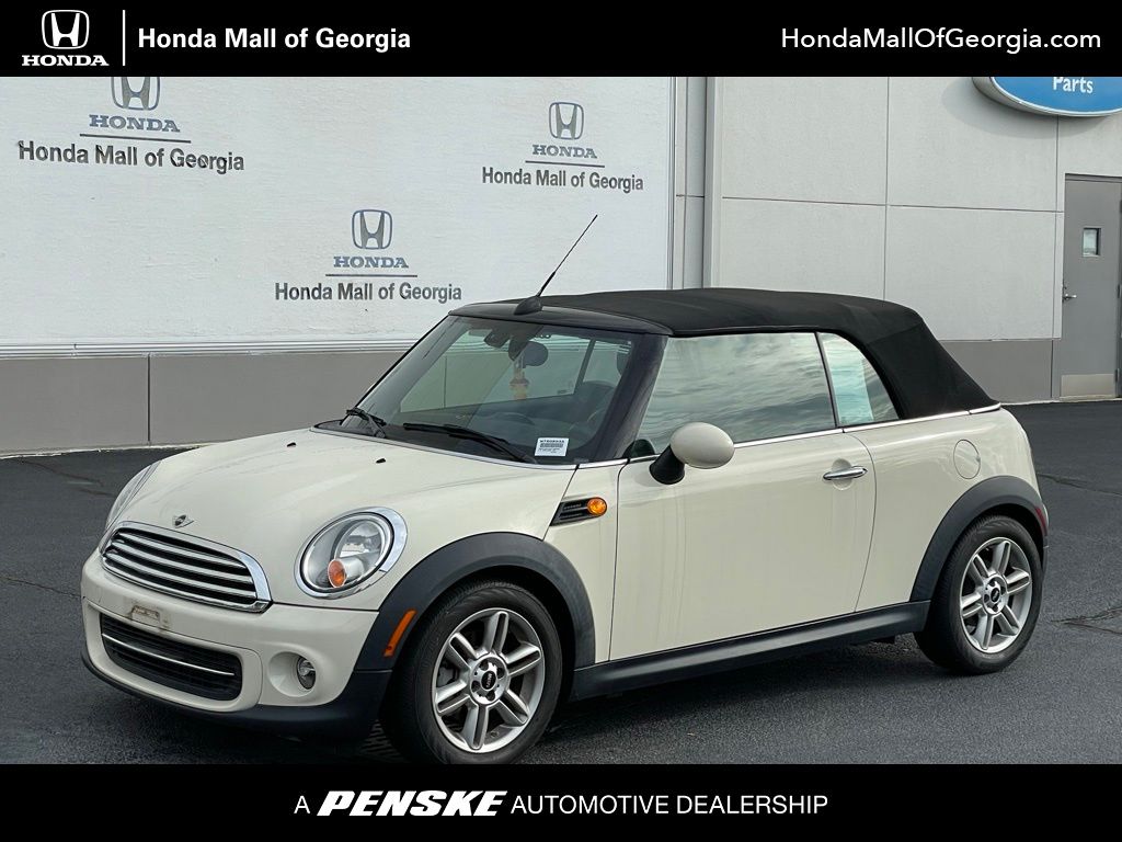 2015 MINI Cooper Base -
                Buford, GA