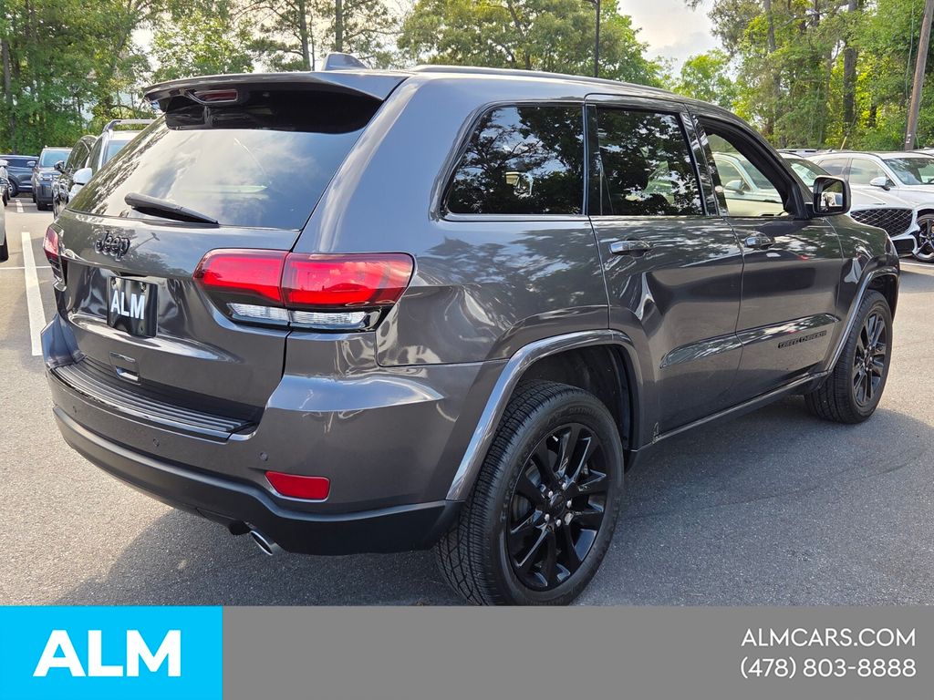 Used 2017 Gray Jeep Altitude image 7