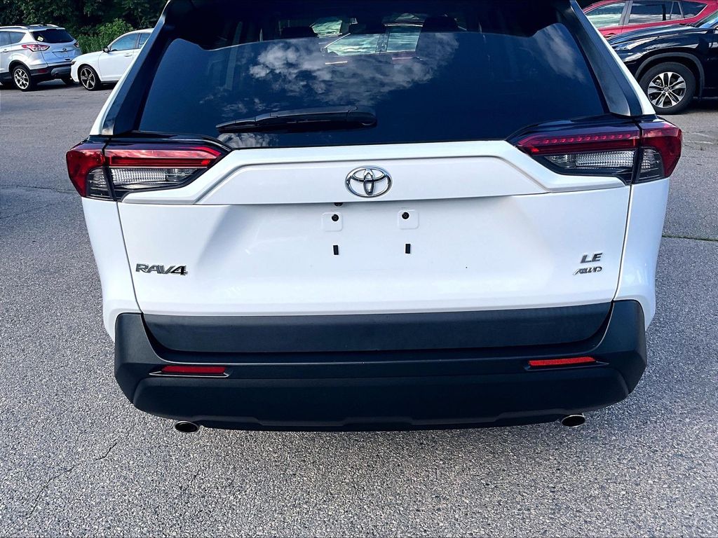 2022 Toyota RAV4 — photo 10