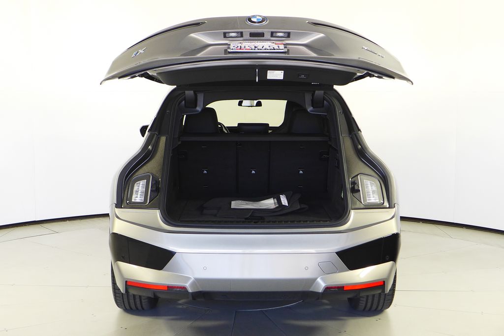 Thumbnail: 2024 BMW iX - 9