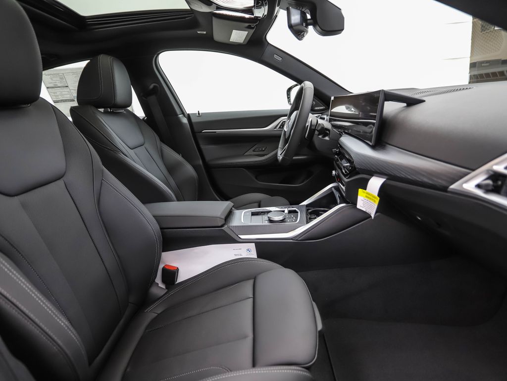 Thumbnail: 2025 BMW 4 Series - 30