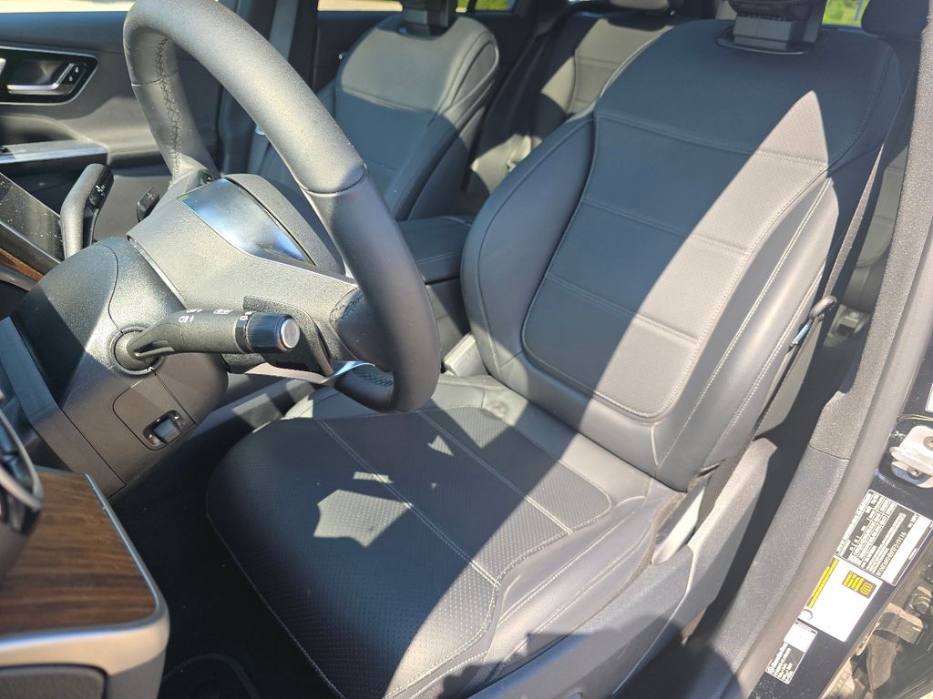 Certified Used 2026 Black Mercedes-Benz GLC 300 image 25