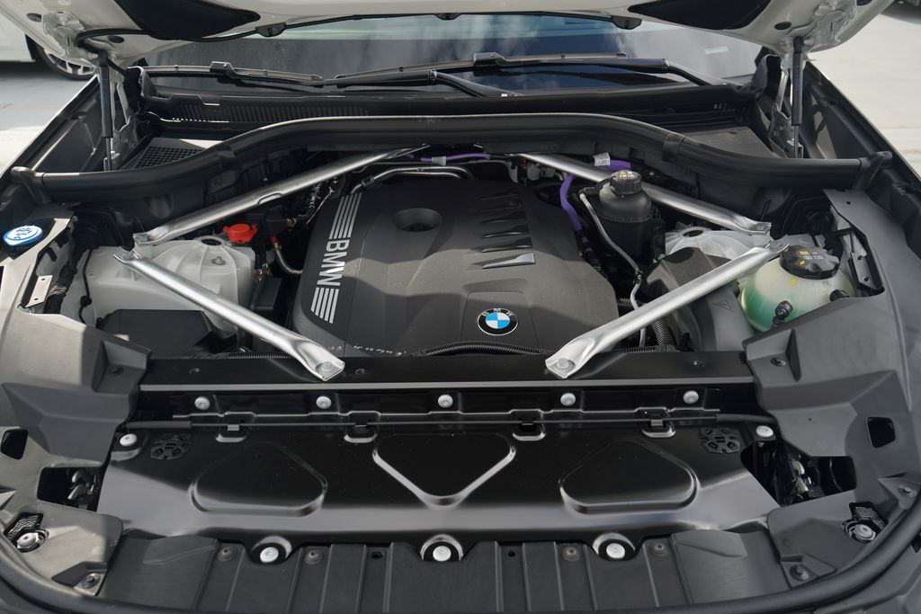 Thumbnail: 2026 BMW X5 - 17