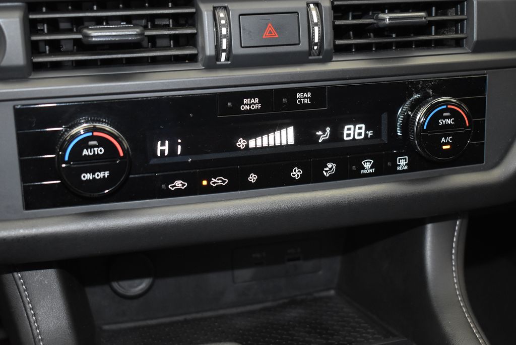 Thumbnail: 2024 Nissan Pathfinder - 17