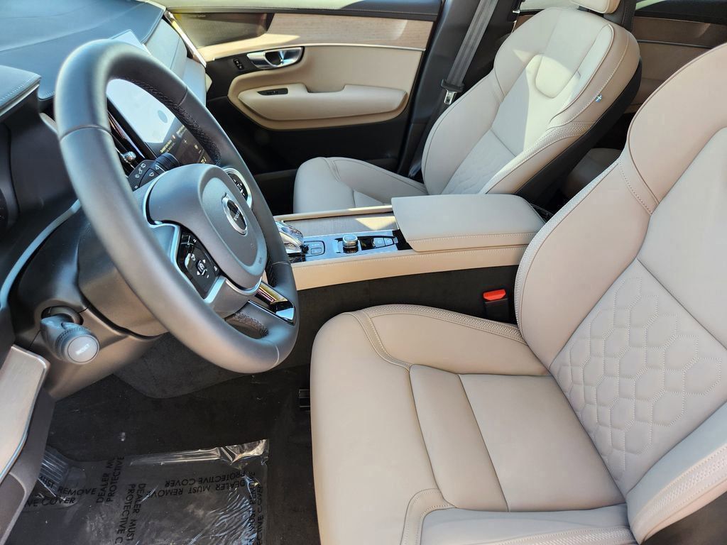 2026 Volvo XC90 Plus - Photo 7