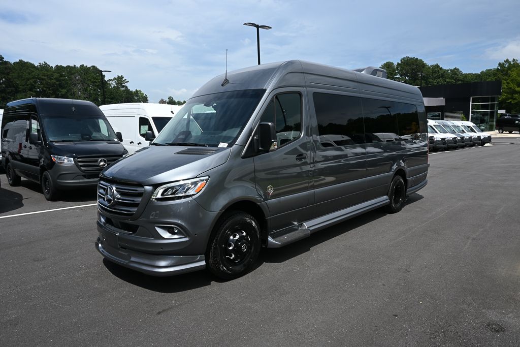 2025 Mercedes-Benz Sprinter Cargo Gris Van Tracción trasera 9 velocidades Automática
