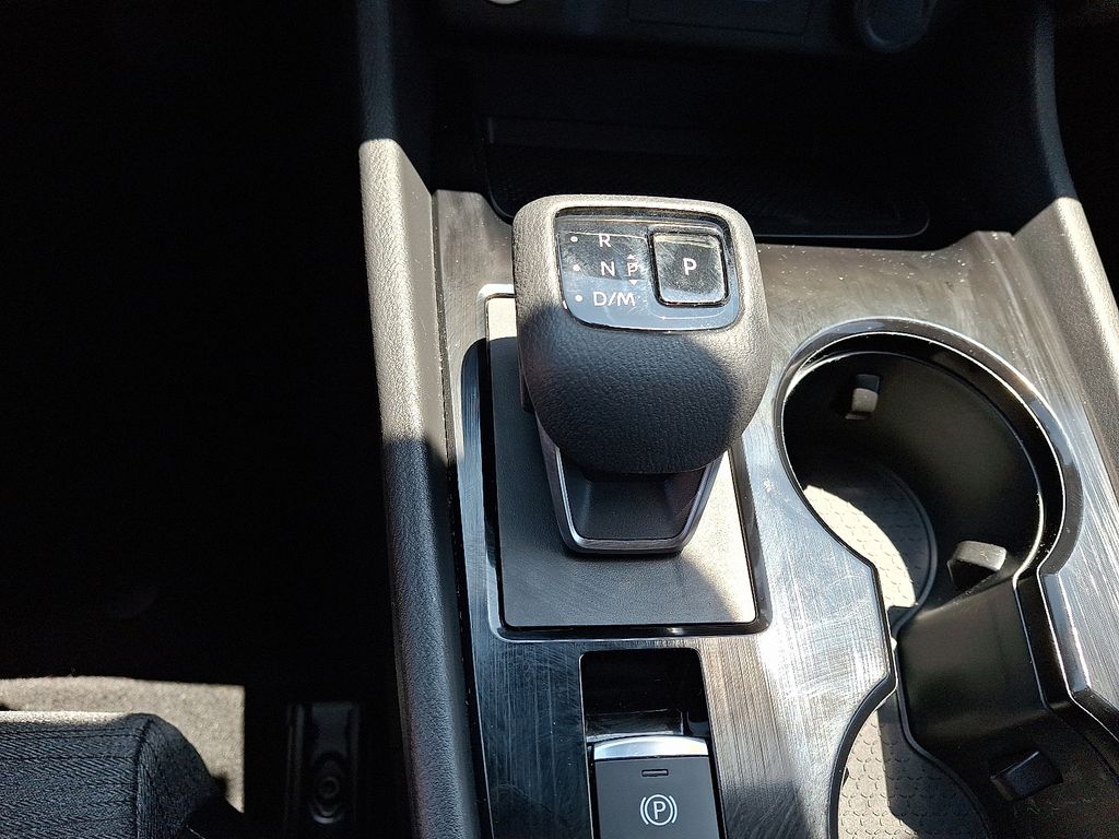 2023 Nissan Rogue — photo 16